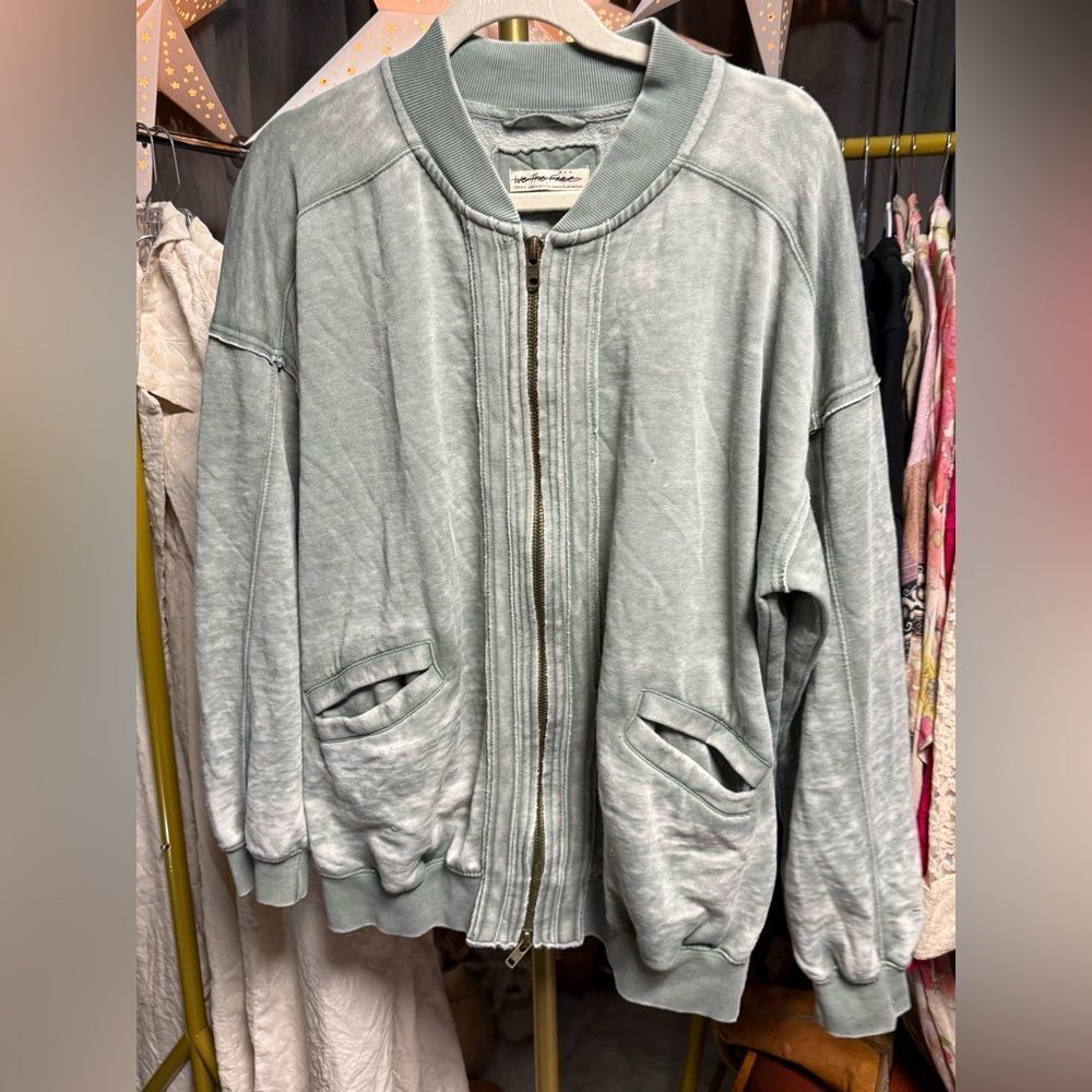 NWOT Free People We the Free Robby Bomber Zip-Front Jacket Cardi in Army - Picture 3 of 5